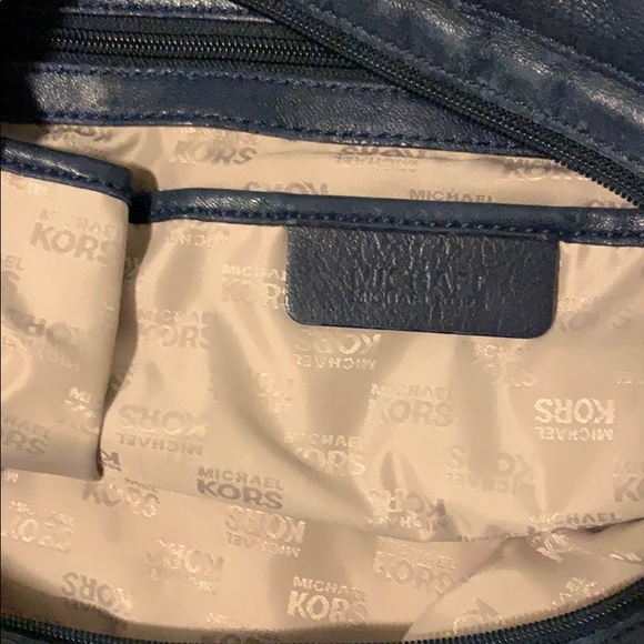 Blue Michael Kors bag - Picture 4 of 8